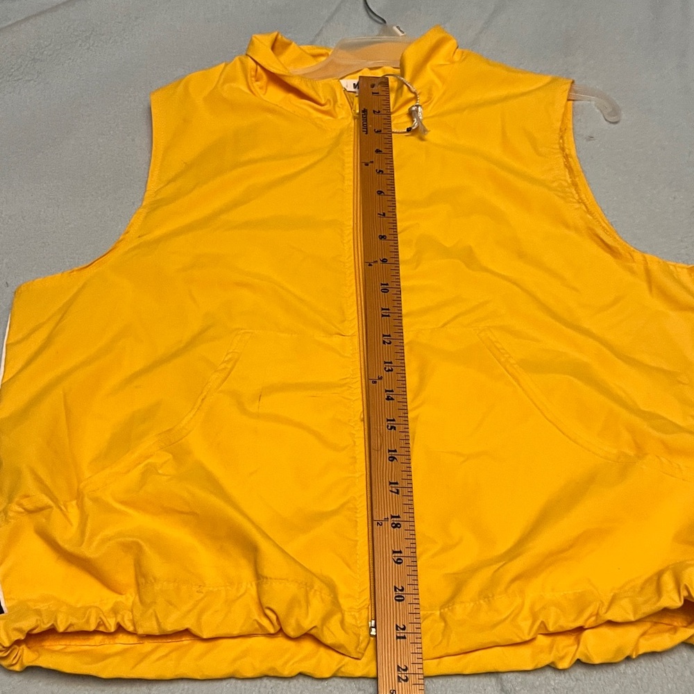 Yellow mock turtleneck Zip-Up Vest with side stripes and two pockets - Picture 8 of 8
